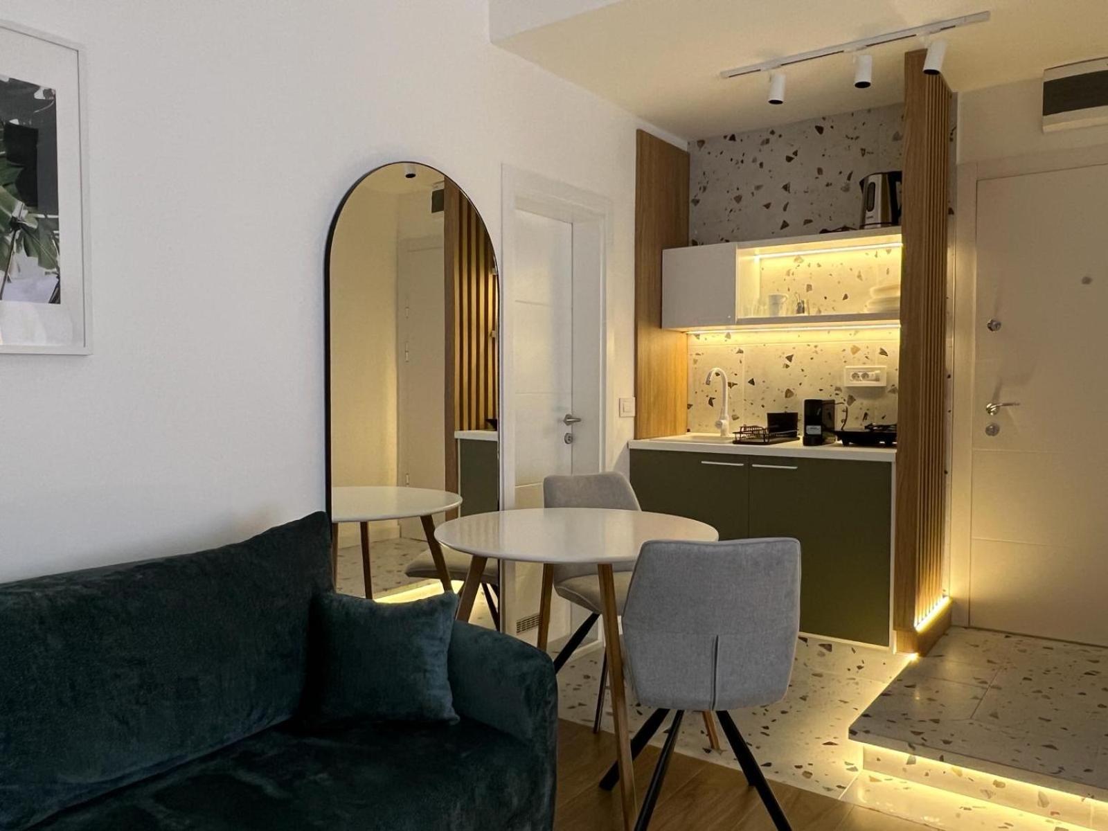 Red Riding Hood Apartment Belgrade Exterior photo